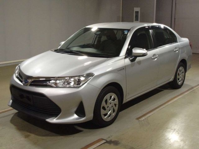 50117 Toyota Corolla axio NKE165 2018 г. (TAA Hyogo)